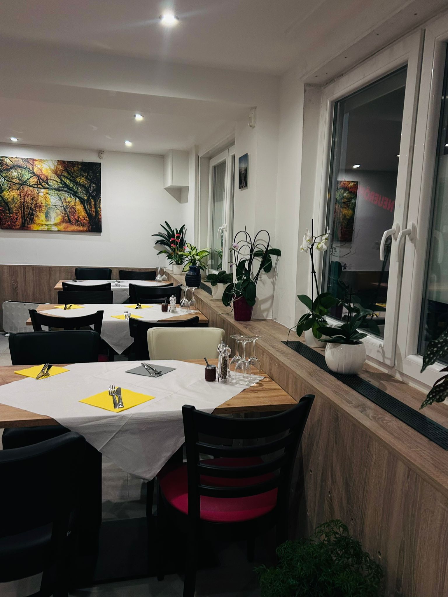 Sitzbereich im ASIEU Restaurant
